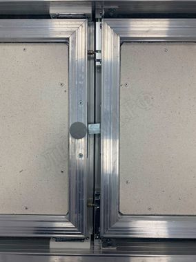 Люк-дверь под плитку Техно 2 створки Люк-дверь под плитку Техно 2 створки