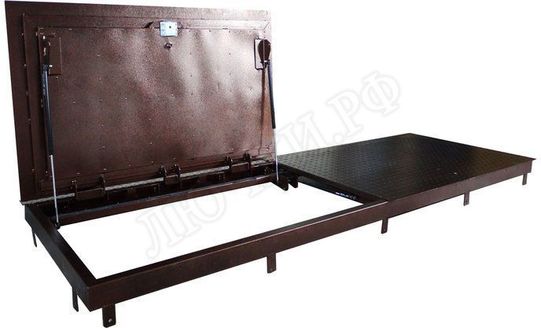 Напольный люк Дворник Уголок, стальной рифленый лист, 2 створки Напольный люк Дворник Уголок, стальной рифленый лист, 2 створки